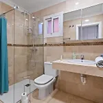 Апартаменты 49 Comfortable 2-bedroom Garden Close To