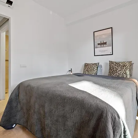 49 Comfortable 2-bedroom Garden Close To Апартаменты *