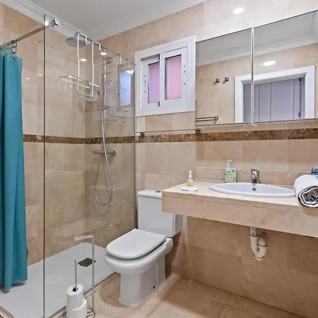 Appartement 49 Comfortable 2-bedroom Garden Close To